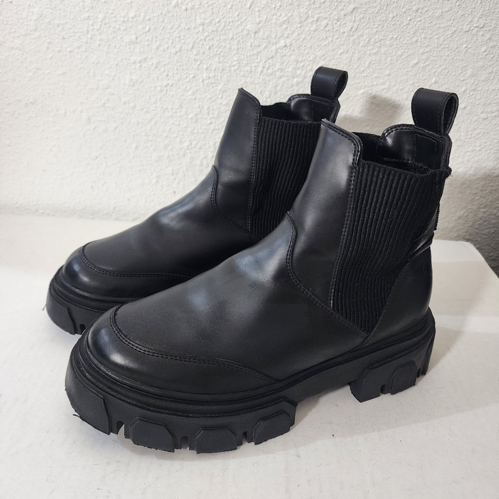 Farm Rio Black Leather Platform Lug Sole Boots Beaded Pull Tab Women’s 7.5